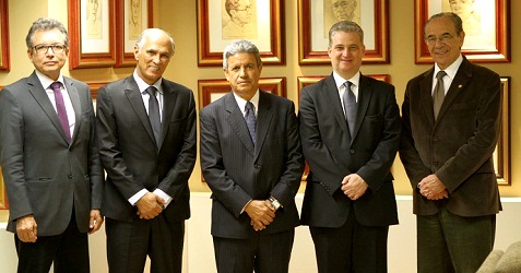 A partir da esquerda: o Secretário de Estado de Desenvolvimento Econômico de Minas Gerais, Altamir Rôso; o Vice-Governador do Estado de Minas Gerais, Antônio Andrade; o Editor responsável pelo Edição do Brasil, Jornalista Eujácio Antônio Silva; o Presidente da Assembleia Legislativa do Estado de Minas Gerais, Deputado Adaclever Lopes e o Conselheiro Presidente do Tribunal de Contas do Estado de Minas Gerais, Sebastião Helvecio